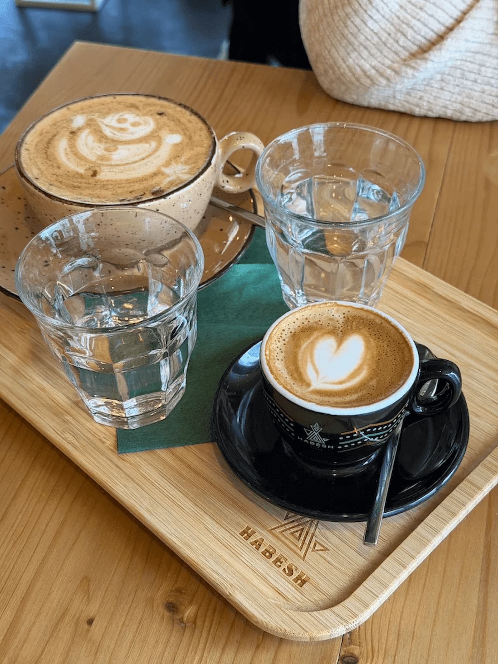 Káva v Habesh Café